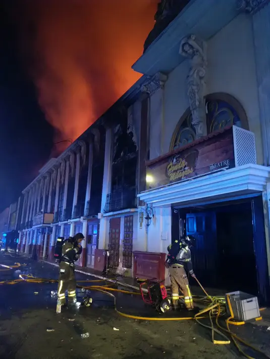 Sedikitnya 13 orang tewas dalam kebakaran di sebuah klub malam di tenggara kota Murcia, kata pihak berwenang Spanyol. (Bomberos/Ayuntamiento de Murcia via AP)