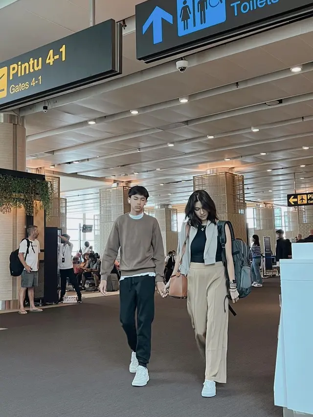 Gandengan dengan sang anak, Nana Mirdad disangka punya pacar baru