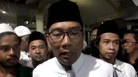 Wali Kota Bandung Ridwan Kamil saat menghadiri Haul Pondok Pesantren Balenrante, Cirebon, Selasa malam, 16 Mei 2017. (Liputan6.com/Panji Prayitno)