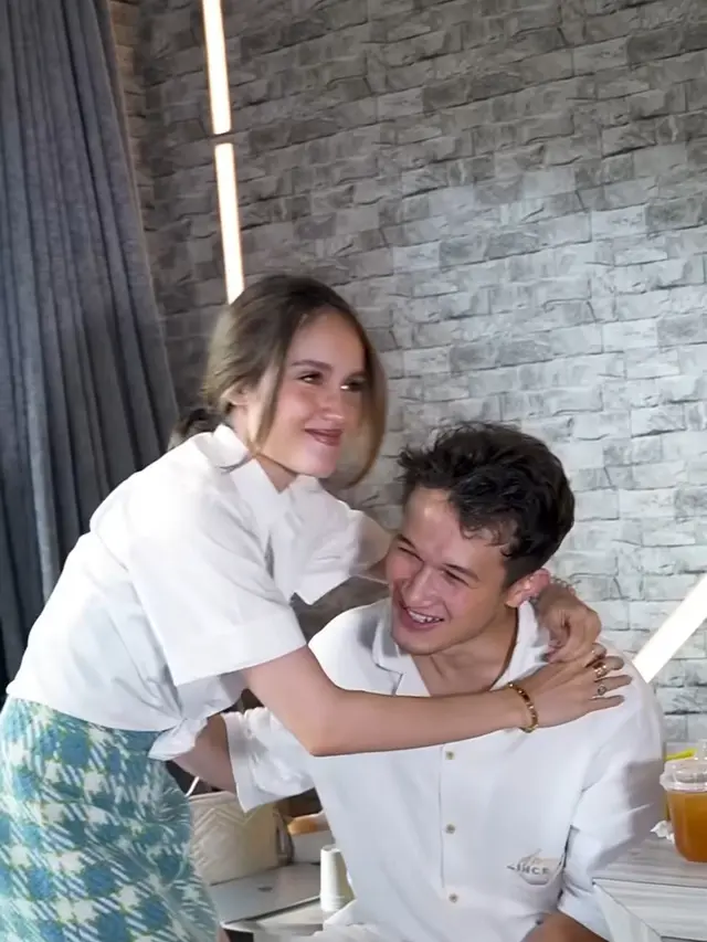 Cinta Laura