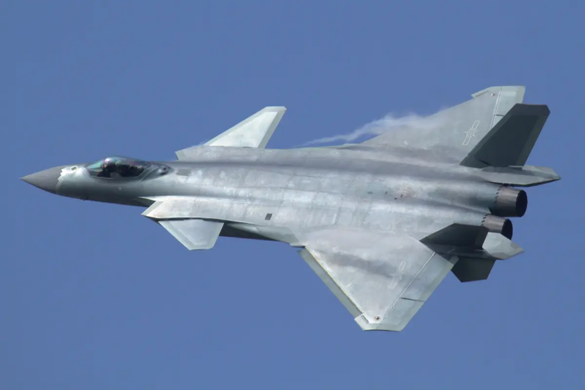 Jet tempur siluman China Chengdu J-20 (Wikimedia Commons)