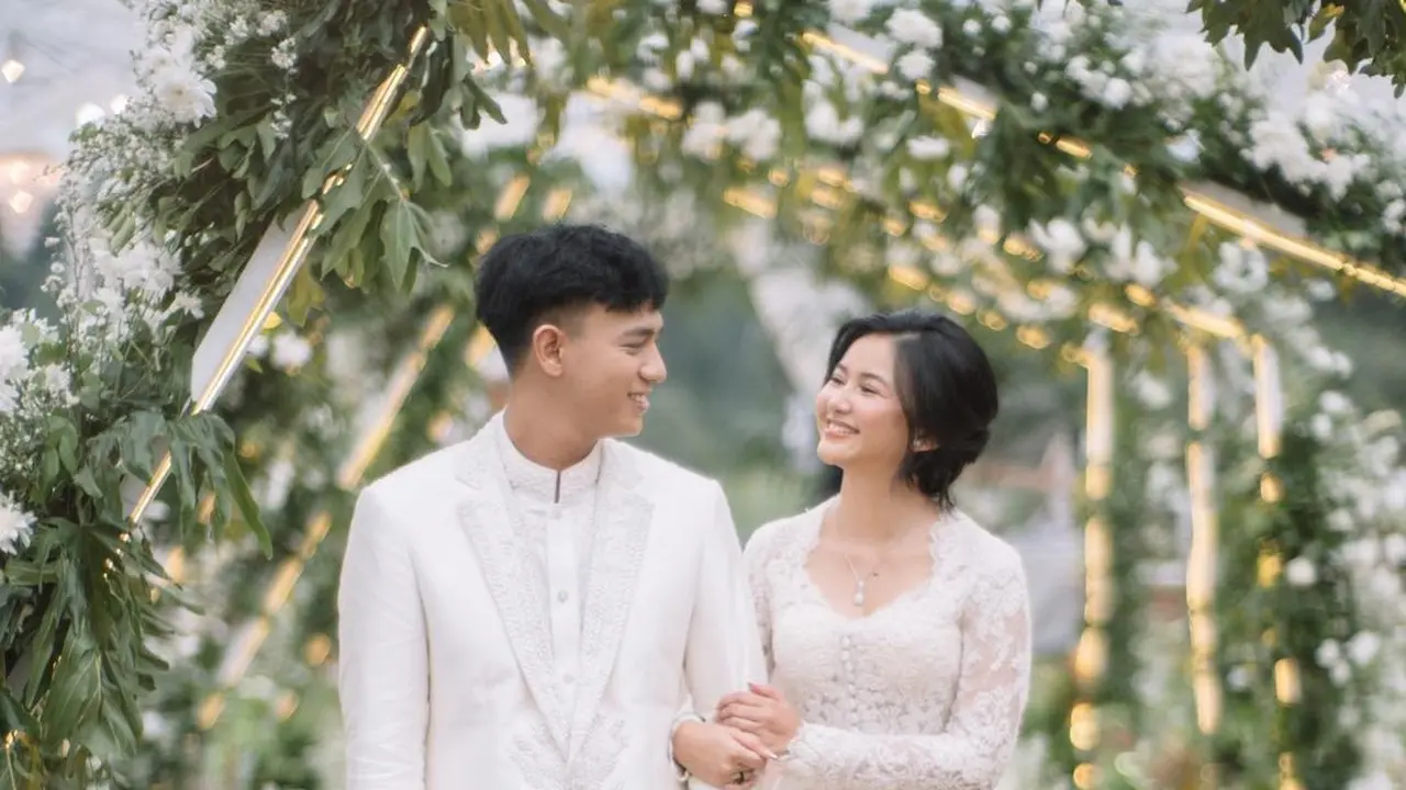 Kebaya pengantin Adinda Azani