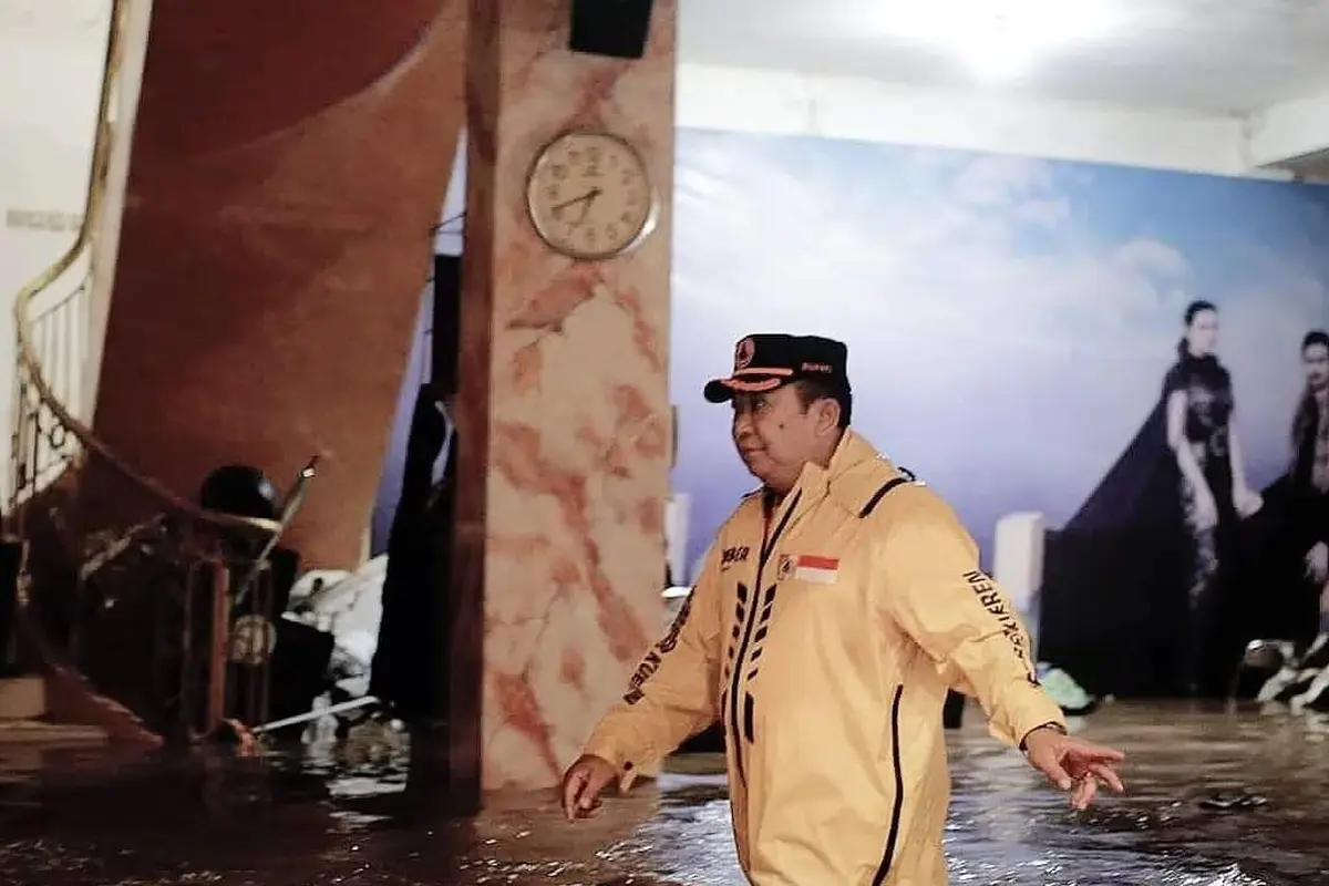 Air sungai meluap, banjir rendam rumah Bupati Jember (Liputan6.com/Istimewa)