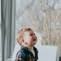 Simak cara-cara untuk atasi tantrum pada si kecil. (Foto: Unsplash)