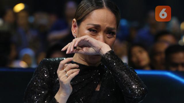 [Fimela] Bunga Citra Lestari Juri Indonesian Idol X