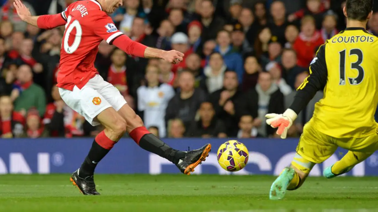 Van Persie jebol gawang Chelsea