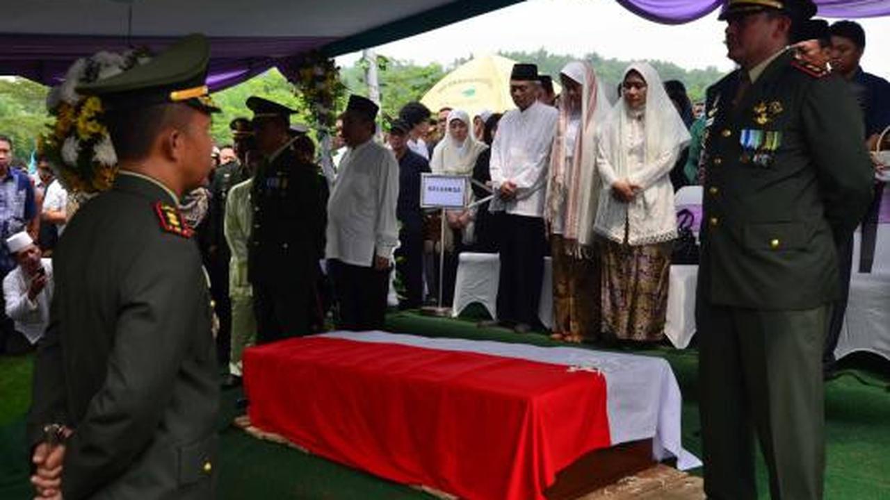 Jenazah Wamen ESDM Widjajono dikebumikan