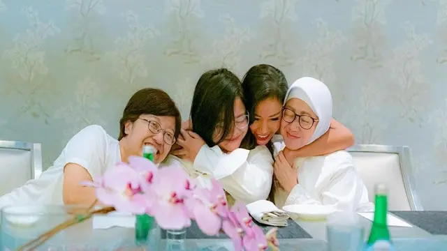 Shanty rayakan ultah kali ini bersama keluarga besar