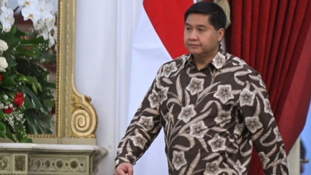 VIDEO: Menteri Maruarar Gebrak Meja, Emosi Birokrasi Kementerian Lelet "Kalau Kerja yang Benar!"