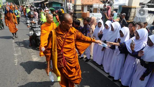 Ritual Thudong Biksu Buddha