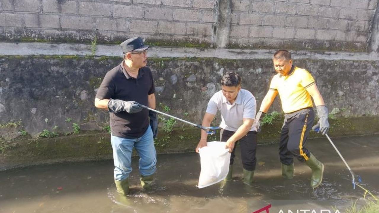 Jadwal Rutin Tiap Minggu, Pemkab Gianyar Gencarkan Aksi 'Bersih Sungai Gianyar' dan Tanam Pohon untuk Cegah Banjir