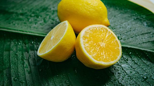 Menggunakan Sari Lemon