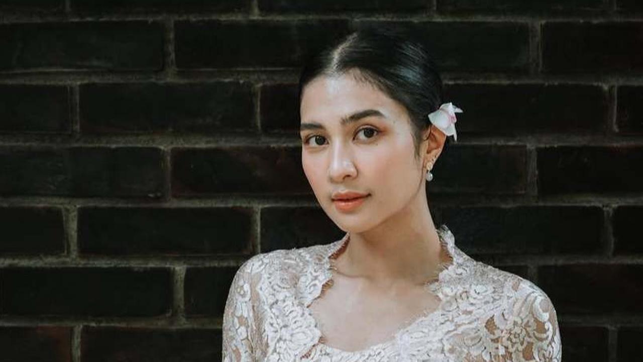 Cantiknya Mikha Tambayong Pakai Kebaya Bali, Anggun Banget dan Tuai Banyak Pujian Netizen