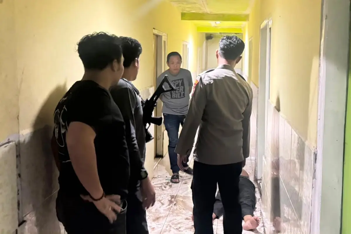 Seorang pemuda di Mamuju mengambuk di penginapan