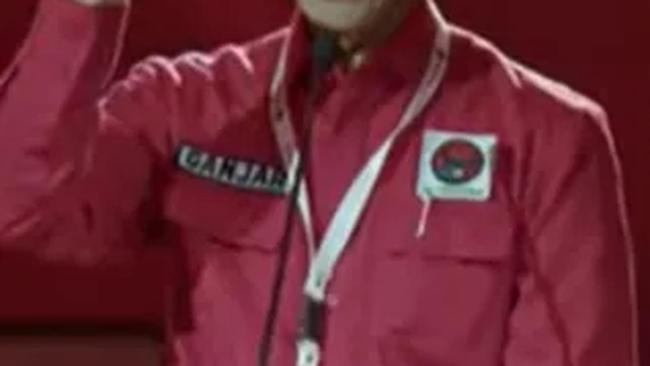 Begini Raut Wajah Jokowi saat Disapa Ganjar sebagai Mentor dari Atas Panggung PDIP