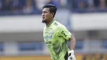 Kiper Persib Bandung, Muhammad Natshir, saat melawan Arema FC pada laga Liga 1 di Stadion GBLA, Jawa Barat, Kamis (13/9/2018). Persib menang 2-0 atas Arema FC. (Bola.com/M Iqbal Ichsan)