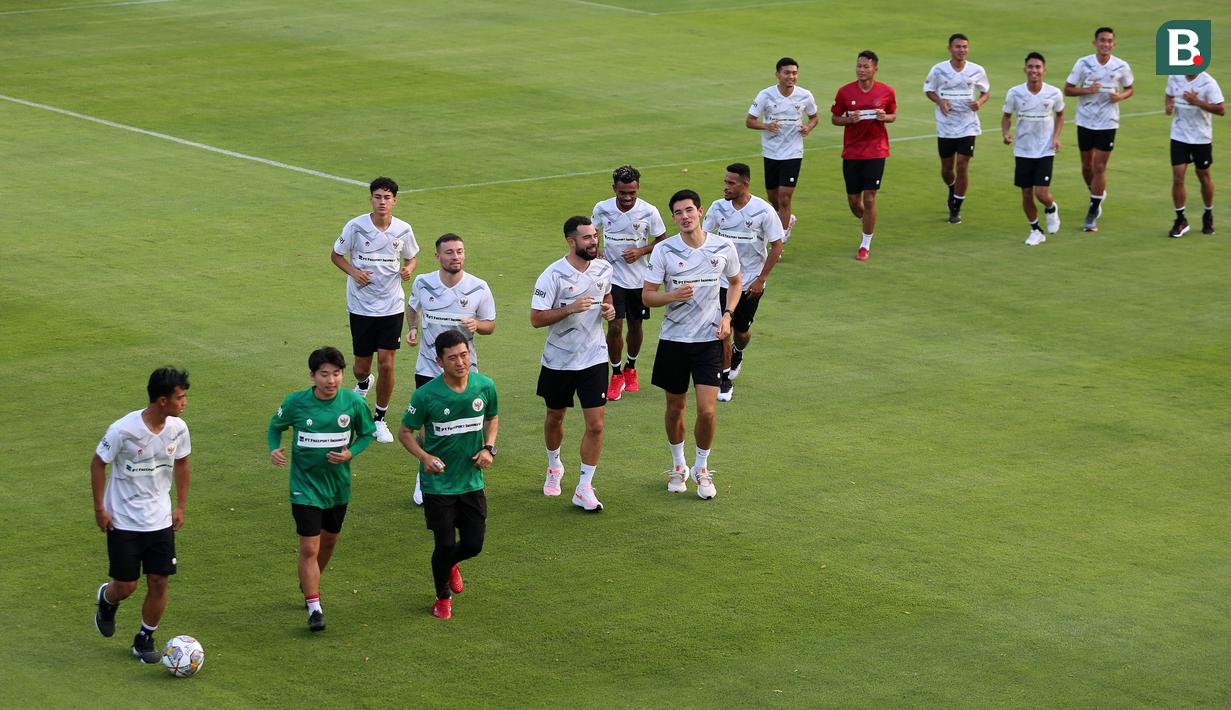 <p>Suasana sesi latihan Timnas Indonesia di Lapangan A Gelora Bung Karno (GBK), Senayan, Jakarta Pusat, Kamis (15/6/2023) sore WIB. Latihan dilakukan sebagai persiapan menghadapi Timnas Argentina pada laga persahabatan FIFA Matchday, 19 Juni 2023 di Stadion Utama Gelora Bung Karno. (Bola.com/Bagaskara Lazuardi)</p>