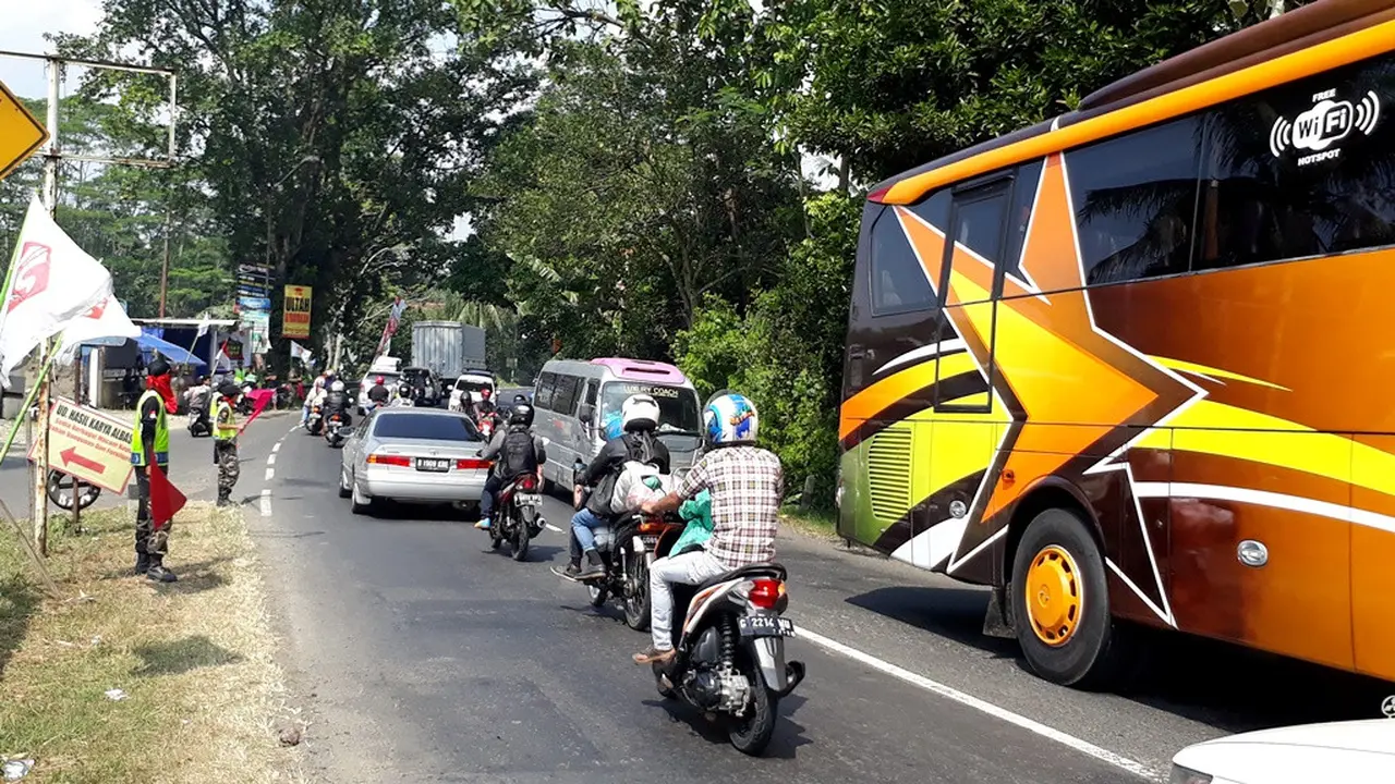 Jalur tengah Banyumas-Brebes di titik Ajibarang Kabupaten Banyumas, Jawa Tengah. (Foto: Liputan6.com/Muhamad Ridlo)