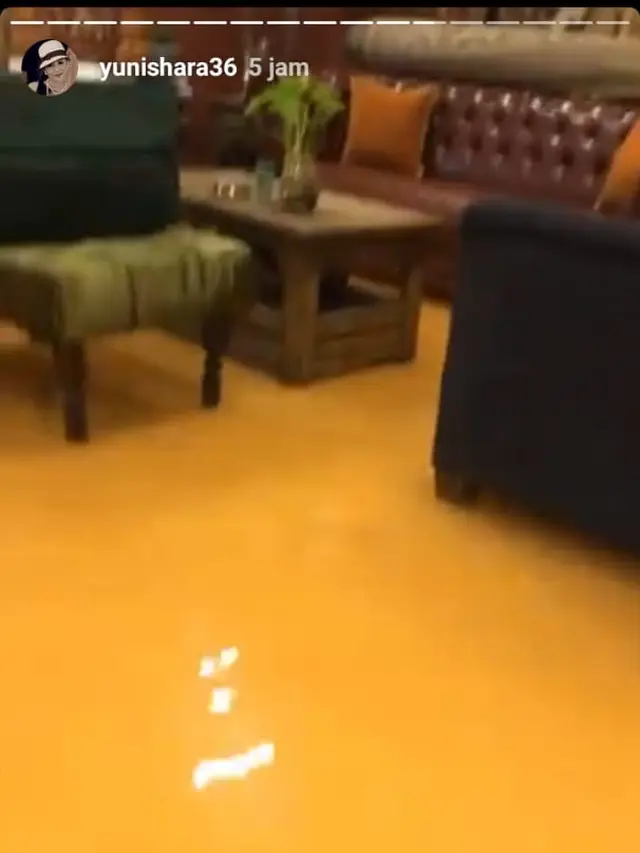 Terkena Banjir, Ini 6 Potret Kondisi Rumah Yuni Shara