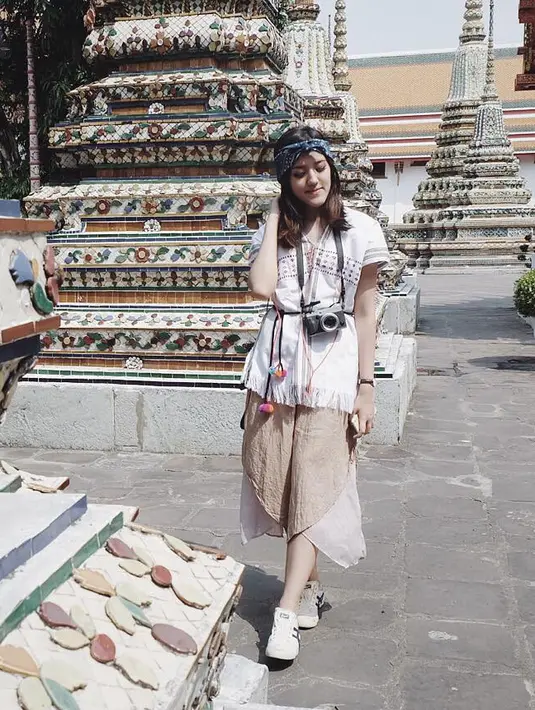 Gaya Ify Alyssa yang sangat modis memang menggemaskan. Mulai dari gaya berbusana, terutama terkait dengan scarf yang dipadukannya. (Instagram/Ifyalyssa)