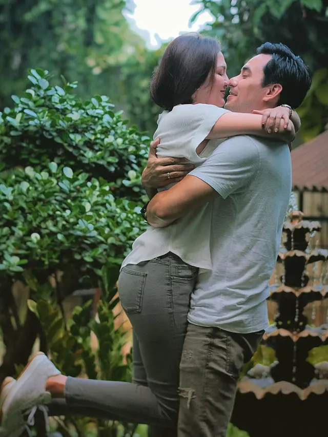 Darius Sinathrya dan Donna Agnesia