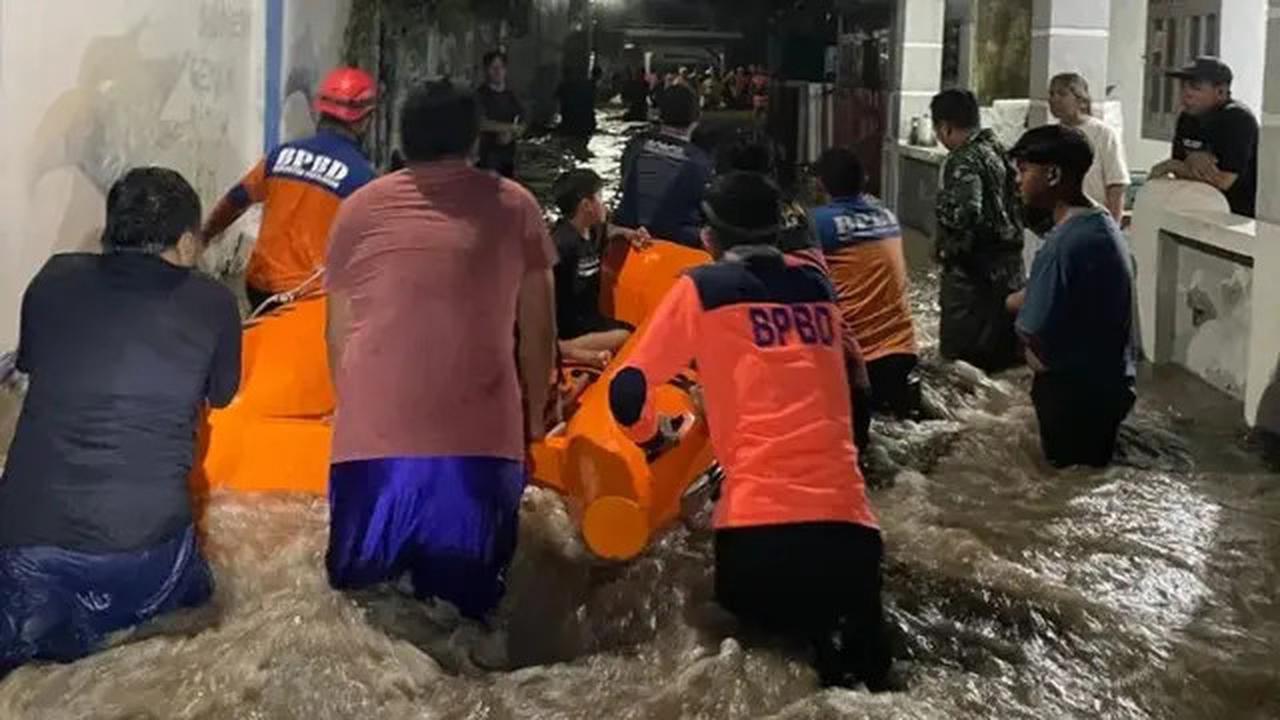 Tanggul Jebol, 5 Kecamatan di Kabupaten Probolinggo Terendam Banjir