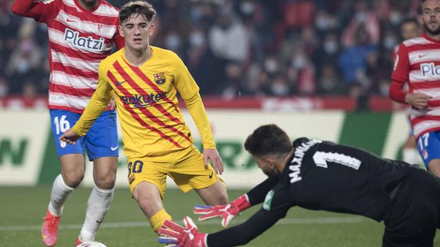 Foto: Kartu Merah Gavi Buat Barcelona Gagal Menang di Kandang Granada dalam Lanjutan Liga Spnyol 2021 / 2022