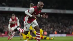 Arsenal hampir menuai kekalahan dari tamunya Crystal Palace dalam laga lanjutan Liga Inggris di pekan ke-8, Senin (18/10/2021). Alexandre Lacazette tampil sebagai penyelamat di ujung laga yang mengunci skor 2-2 sekaligus membuyarkan kemenangan Crystal Palace. (AP/Alastair Grant)