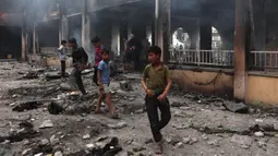 Serangan udara Israel menghantam dan menghanguskan gedung sekolah Yafa, di Kota Gaza pada 23 April 2025. (Omar AL-QATTAA/AFP)