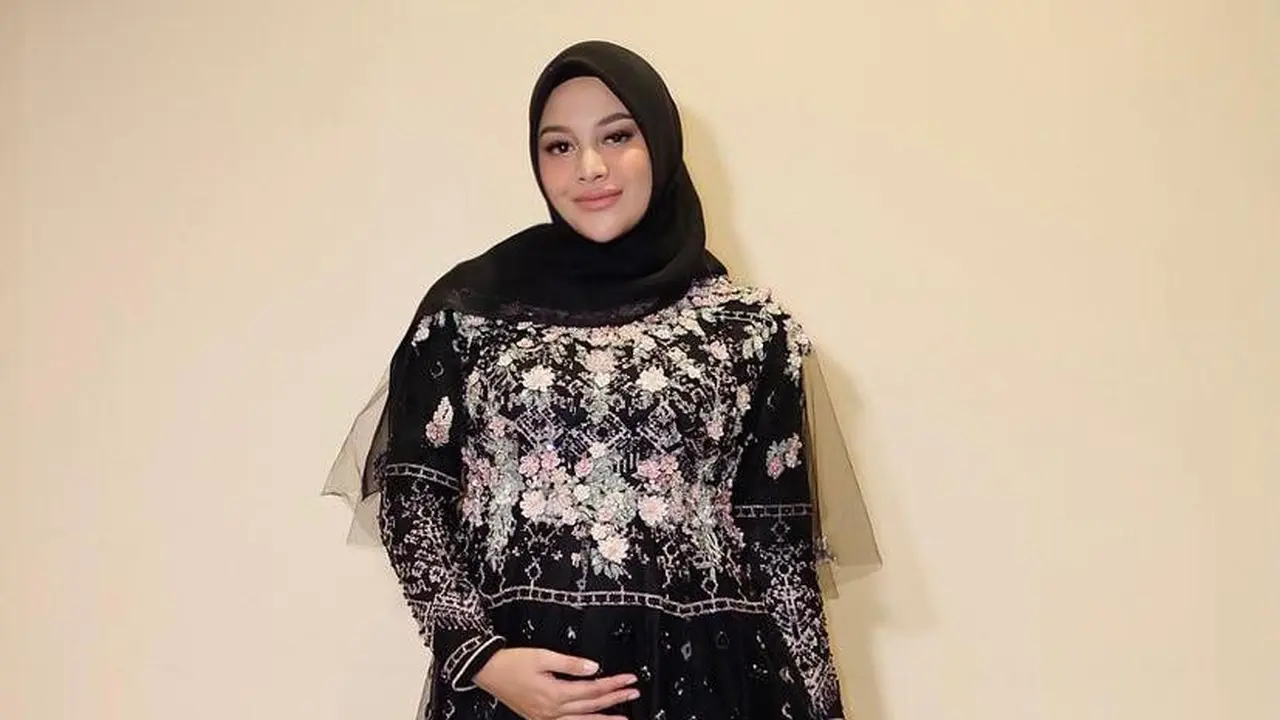 10 Model Baju Gamis Brokat Modern, Elegan untuk Kondangan