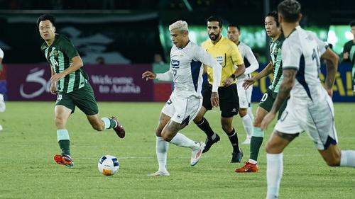 Ciro Alves - Zhejiang Vs Persib Bandung di AFC Champions League 2 2024/2025