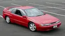 Subaru SVX: Segmen Grand Tourer mewah sedang digandrungi di tahun 1990an. Subaru mengeluarkan Subaru SVX untuk meramaikan market tersebut. Desain mobil ini sangat mengagumkan dan keren berkat hasil coretan tangan desainer terkenal yaitu Giorgetto Giugiaro yang juga mendesain BMW M1. Mesinnya berkubikasi 3.300cc 6-silinder bertenaga 230 Hp. (Source: kiwigarage.co.nz)