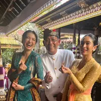 Raline Shah nampak mengikuti upacara adat tiga bulanan di Bali dengan pesona yang khas [@ralineshah]