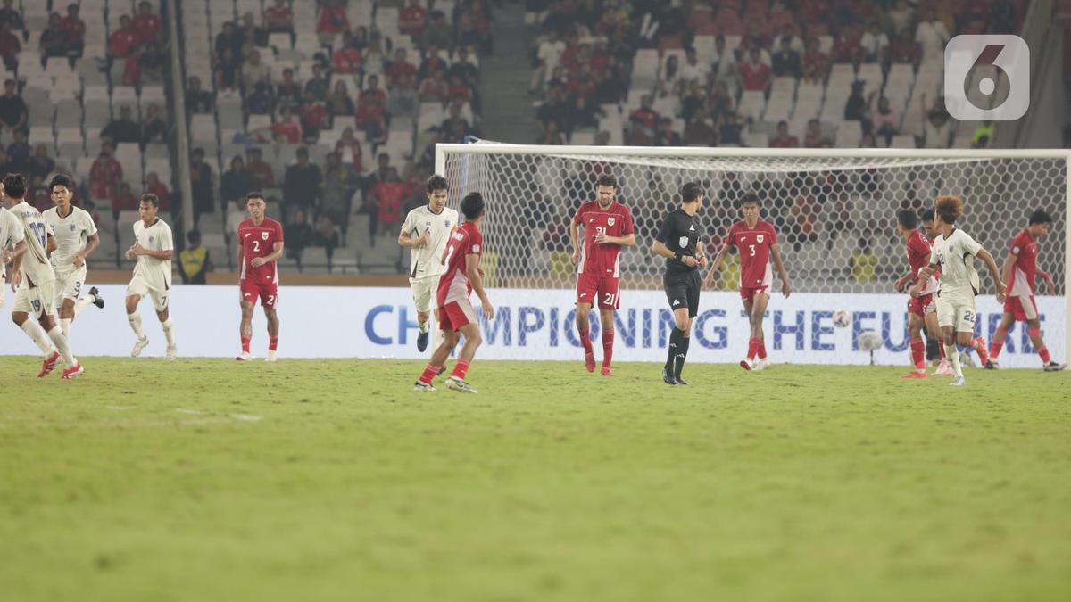 Catatan-catatan Menarik Dari Duel Indonesia U-23 vs Thailand: Wasit Ulang Penalti Kakang, 2 Aksi Krusial Buffon &amp; Tepisan Penting Ardiansyah