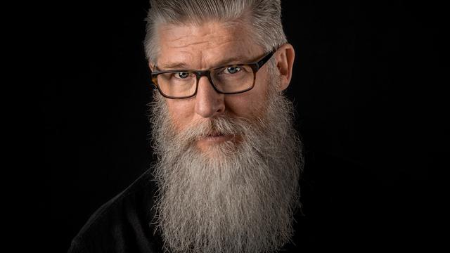 Ilustrasi pria berjenggot