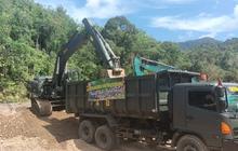 TNI Maksimalkan Alat Berat Bersihkan Gereja di Tapanuli Tengah Pasca Banjir