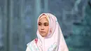 "Persiapan sebelum ke sini pastinya penampilan. Bajunya tema hijab warna pastel. Aku ada banyak koleksinya," pungkas Annisa Rahma. (Nurwahyunan/Bintang.com)