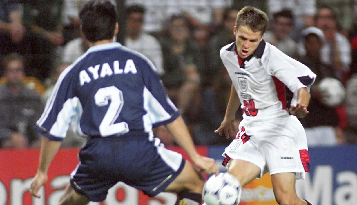 Pada Piala Dunia 1998, Michael Owen yang menjalani debut Piala Dunia bersama Timnas Inggris tampil dalam seluruh 4 laga, 3 kali di fase grup G dan 1 kali di babak 16 Besar. (AFP/Gerard Cerles)