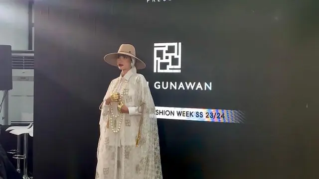 Bidik Pasar Hollywood, Ivan Gunawan Bakal Tampilkan Koleksi Busananya di Paris, New York dan London