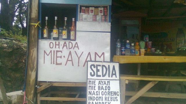 Kelakuan Nyeleneh Orang Saat Beli Makanan Ini Bikin Tepuk Jidat