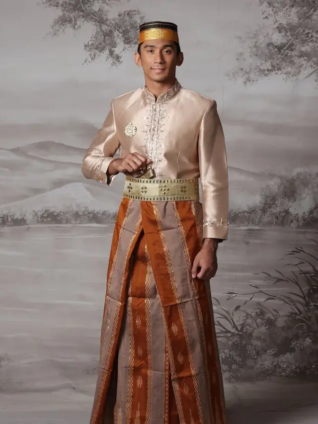 Daffa wardhana kenakan pakaian adat Minang dan Bugis. (credit:instagram.com/marinizumarnisreal/aldiphotoofficial/redberrywedding)