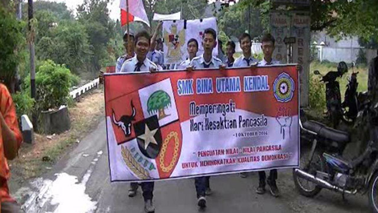 Pelajar Kendal Pawai Peringati Kesaktian Pancasila 