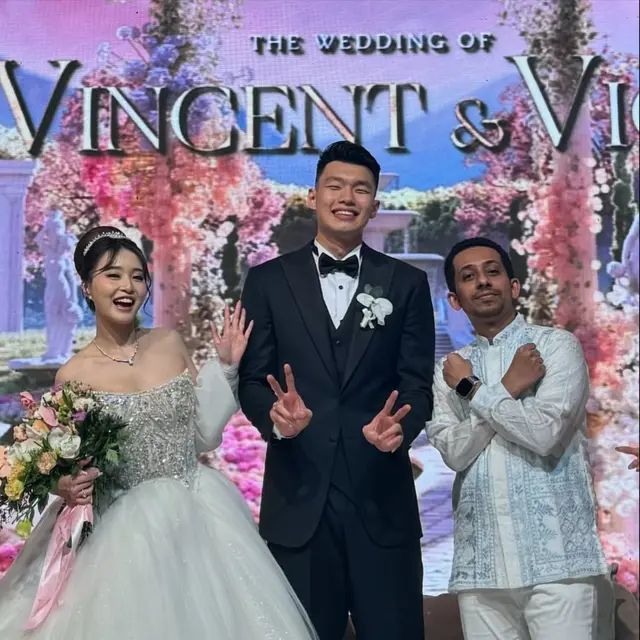 Potret Para Seleb di Pernikahan Vior - Vincent