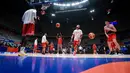 <p>Pebasket Kanada, RJ Barrett (tengah) bersama rekan-rekannya melakukan latihan menjelang laga Piala Dunia FIBA 2023 melawan Prancis di Indonesia Arena, Senayan, Jakarta, Kamis (24/08/2023). (Bola.com/Bagaskara Lazuardi)</p>