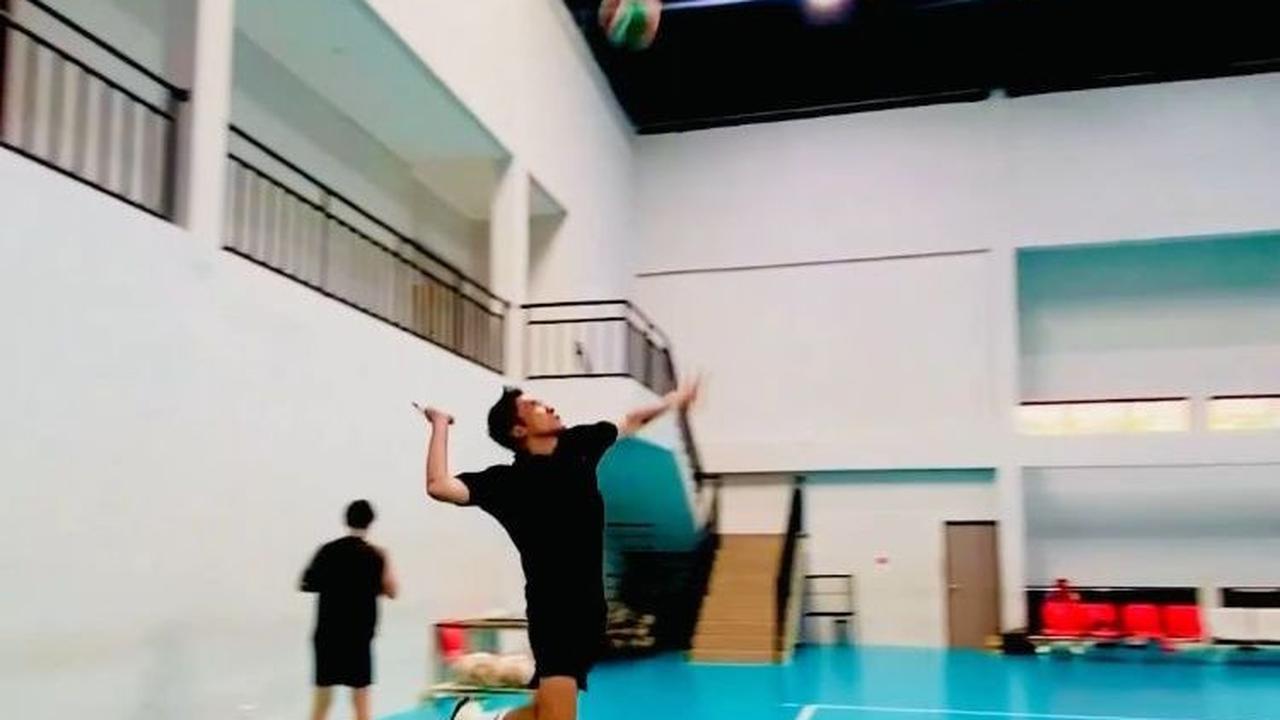 Desta Latihan Servis