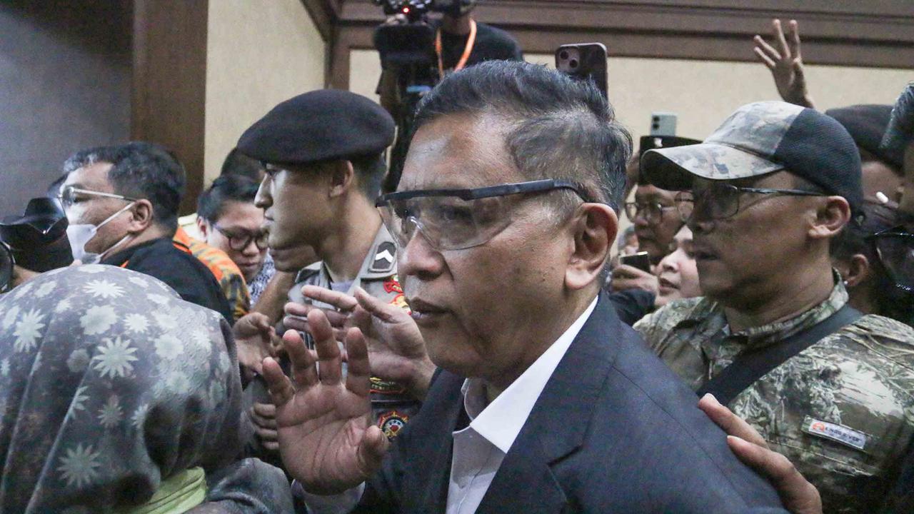 FOTO: Hasto Kristiyanto Divonis 3,5 Tahun Penjara Terkait Kasus Harun Masiku
