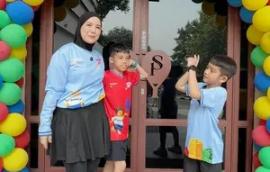 Tya Ariestya Ajarkan Anak Sulung Berwirausaha Sejak Dini, Mulai dari Jasa Painting