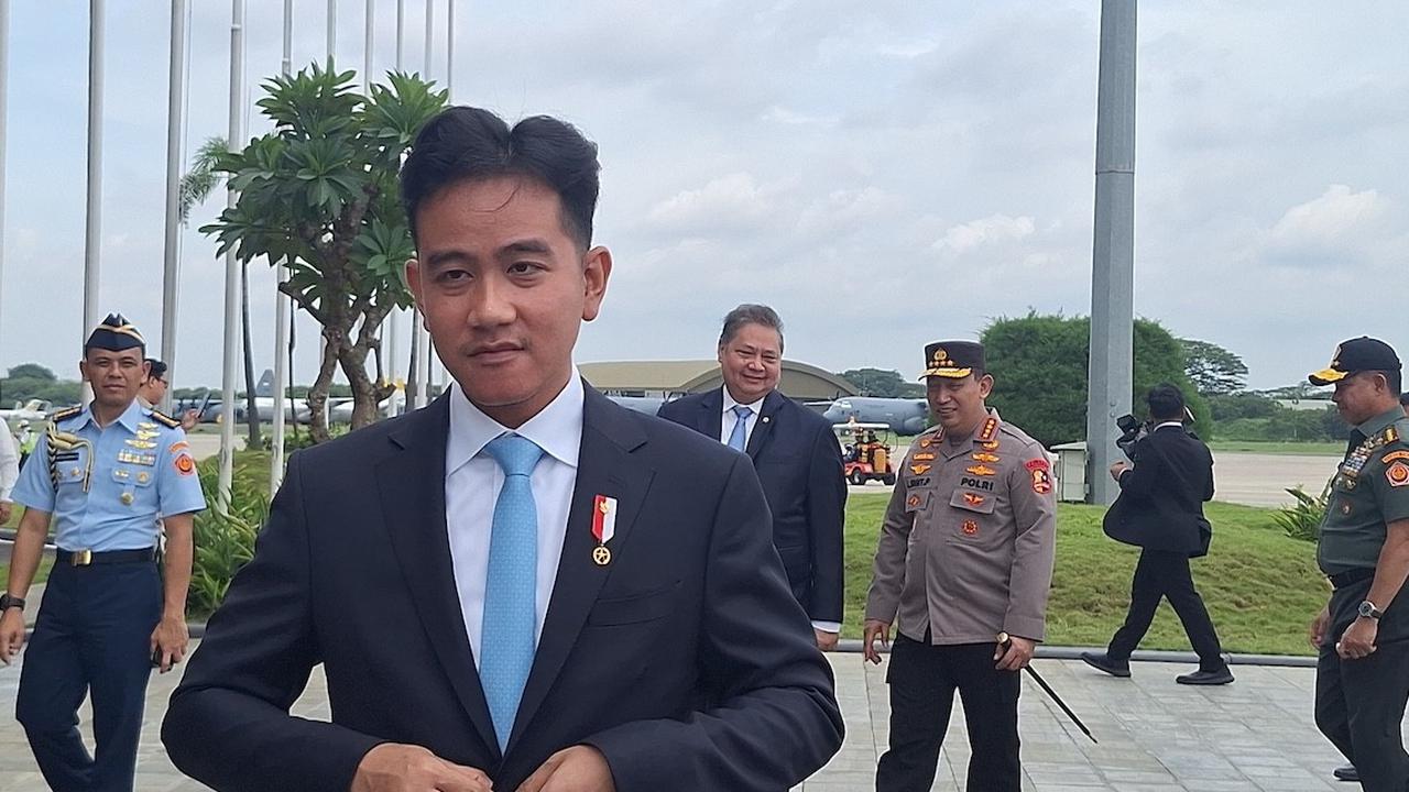 Intip Isi Bingkisan Wapres Gibran untuk Siswa SMK di Merauke, 'Harap Bantuan ini Teman-teman Jadi Termotivasi Rajin Sekolah