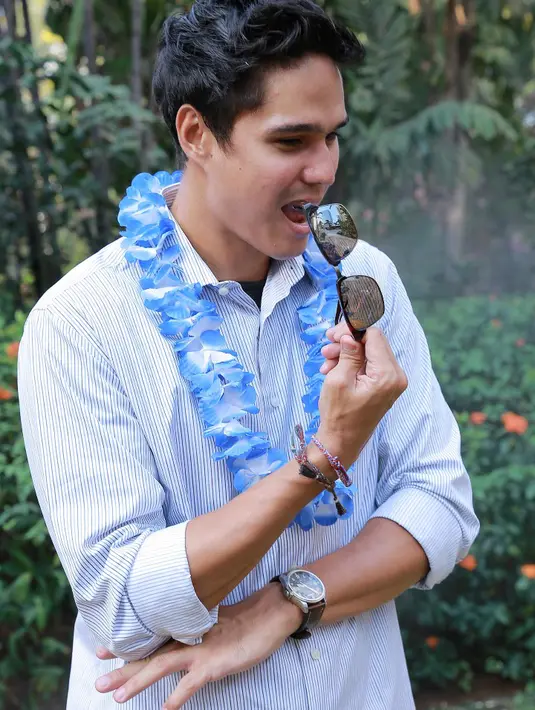 Sementara itu keduanya mengaku bersedia kalau main film bareng 'Kalau ditawarin sih kenapa nggak? Ya boleh banget,' jawab keduanya antusias. (Galih W. Satria/Bintang.com)