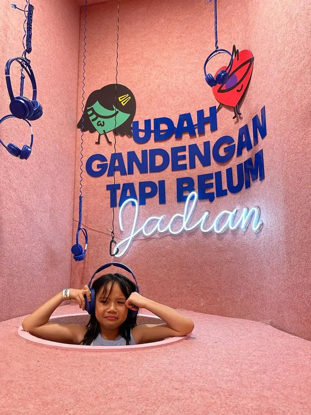 6 Potret Manis Gempi Anak Gisel Main di Museum Patah Hati, Fotogenik Banget